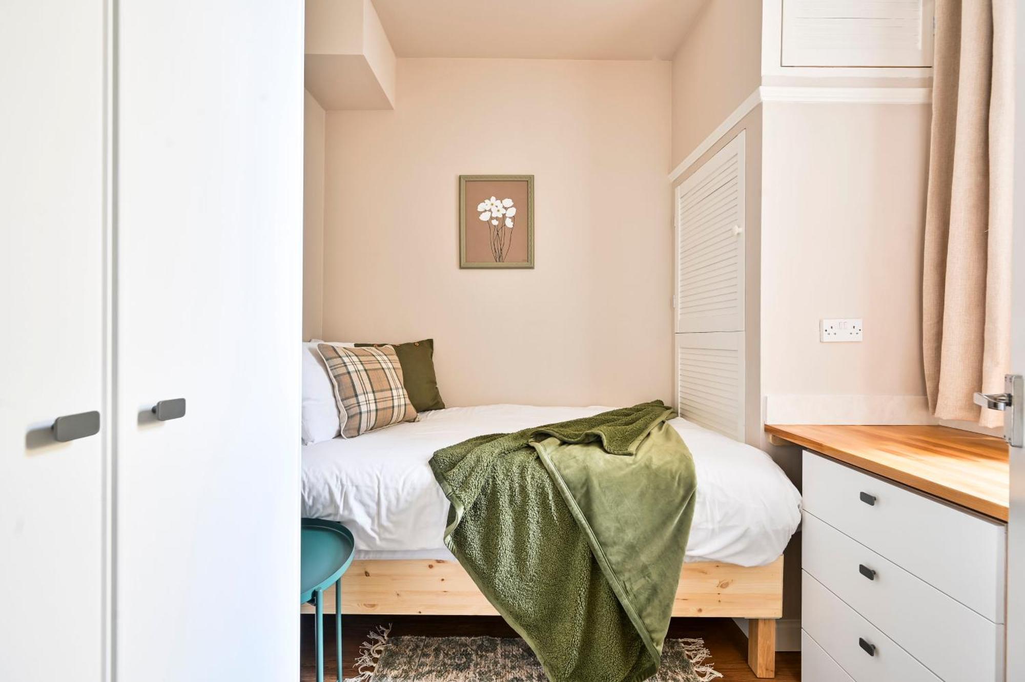 Spacious Bright 2-3 Bed Flat In Fulham By The Thames *