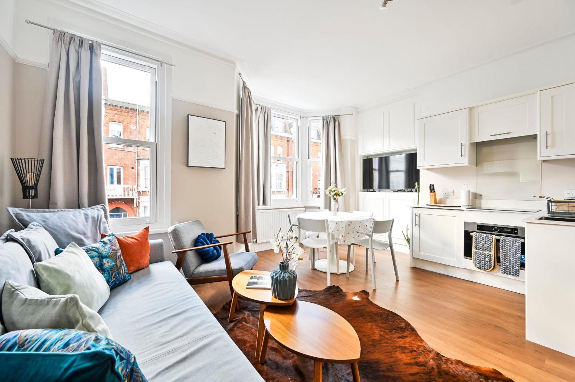 Spacious Bright 2-3 Bed Flat In Fulham By The Thames Londen