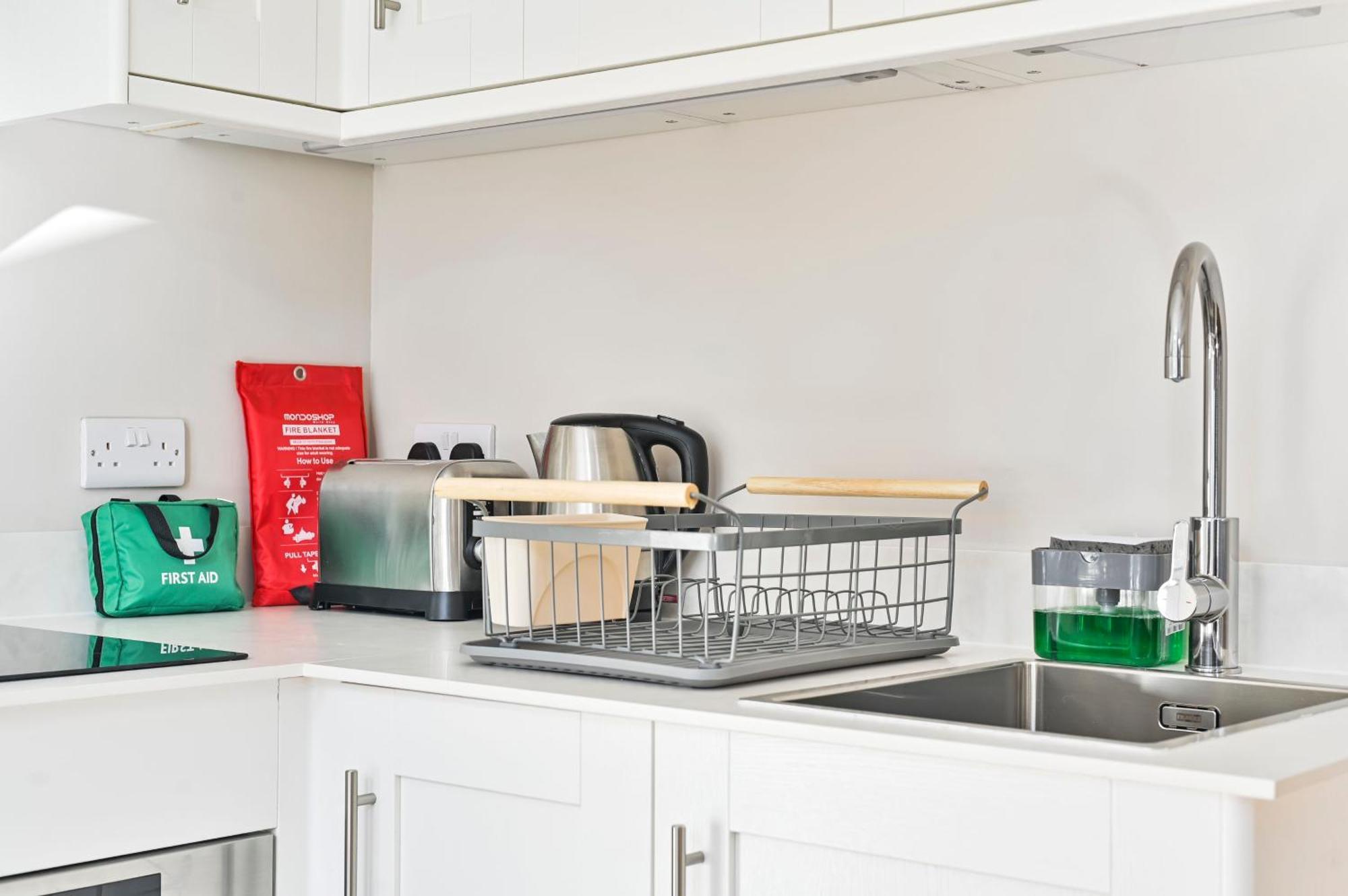 Spacious Bright 2-3 Bed Flat In Fulham By The Thames Londen