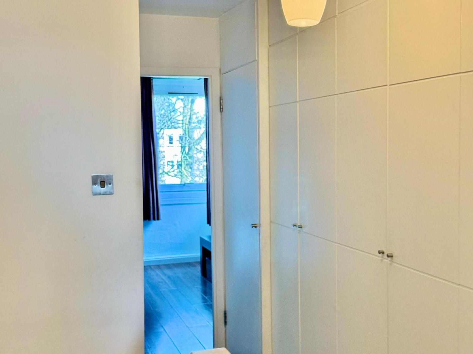 Apartment Sleek & Bright Balcony Flat Perfect Escape *
