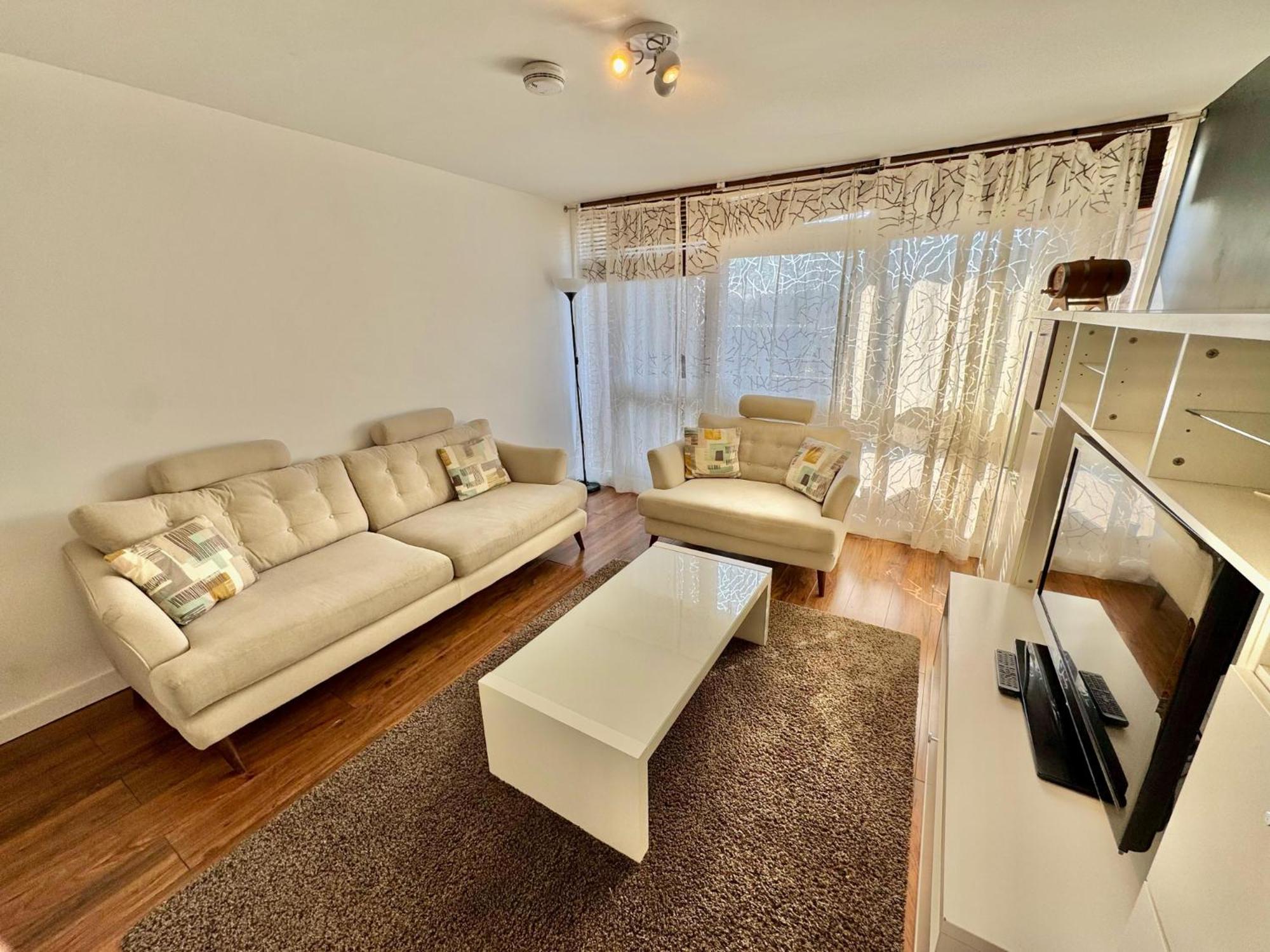 Apartment Sleek & Bright Balcony Flat Perfect Escape