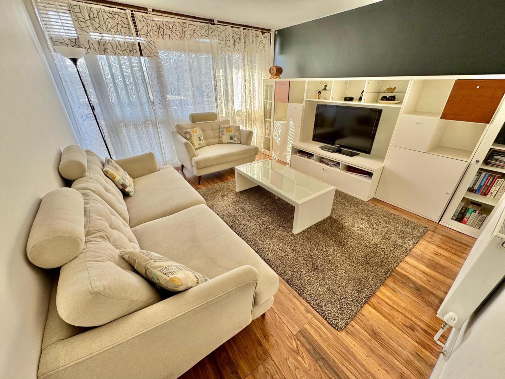 Apartment Sleek & Bright Balcony Flat Perfect Escape London