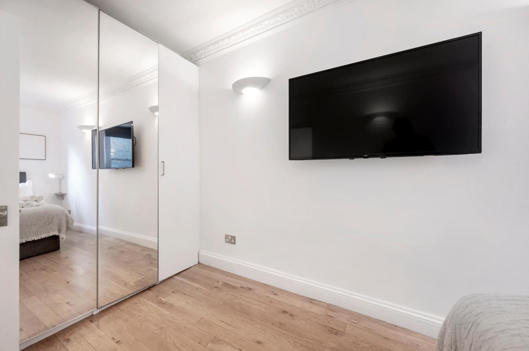2 Bedr, 3 Beds, 1 Bath Thames, Trafalgar Sq Apartamento *