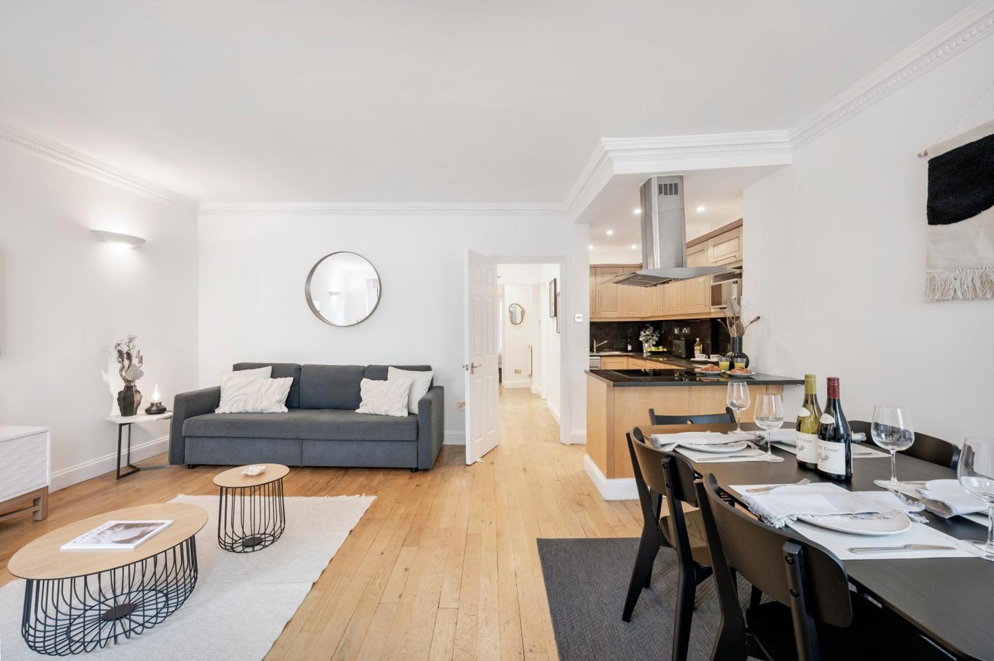 2 Bedr, 3 Beds, 1 Bath Thames, Trafalgar Sq Londres