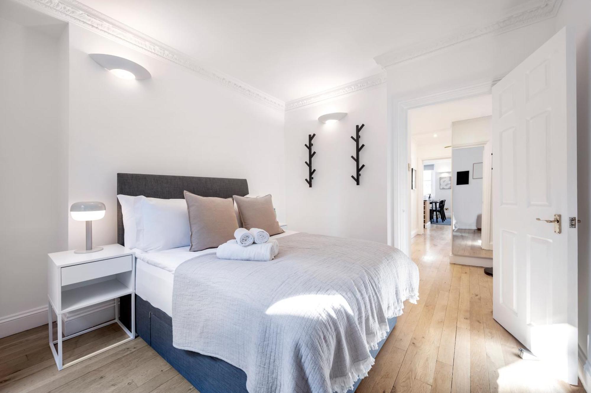 2 Bedr, 3 Beds, 1 Bath Thames, Trafalgar Sq