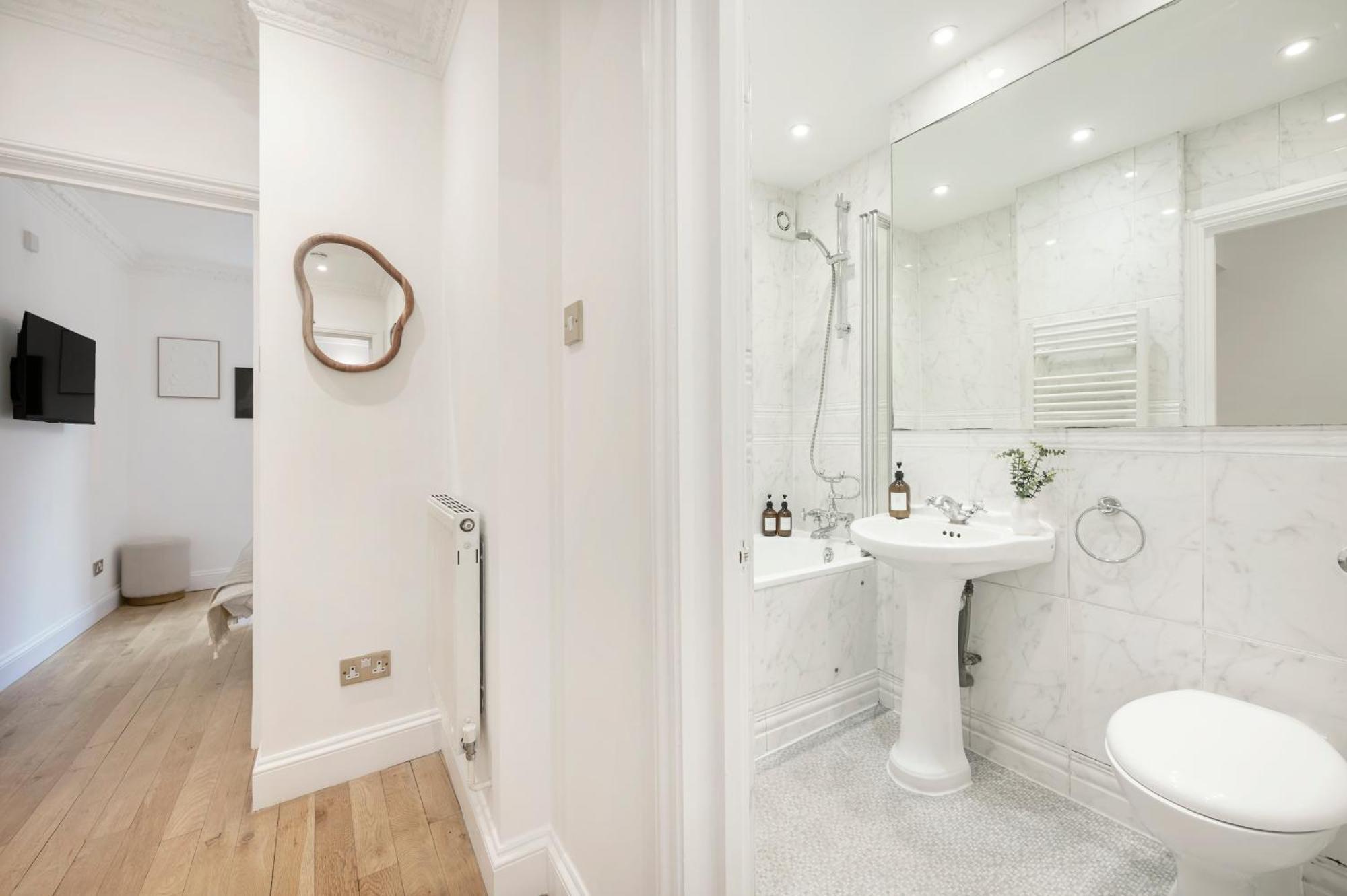 Apartamento 2 Bedr, 3 Beds, 1 Bath Thames, Trafalgar Sq *
