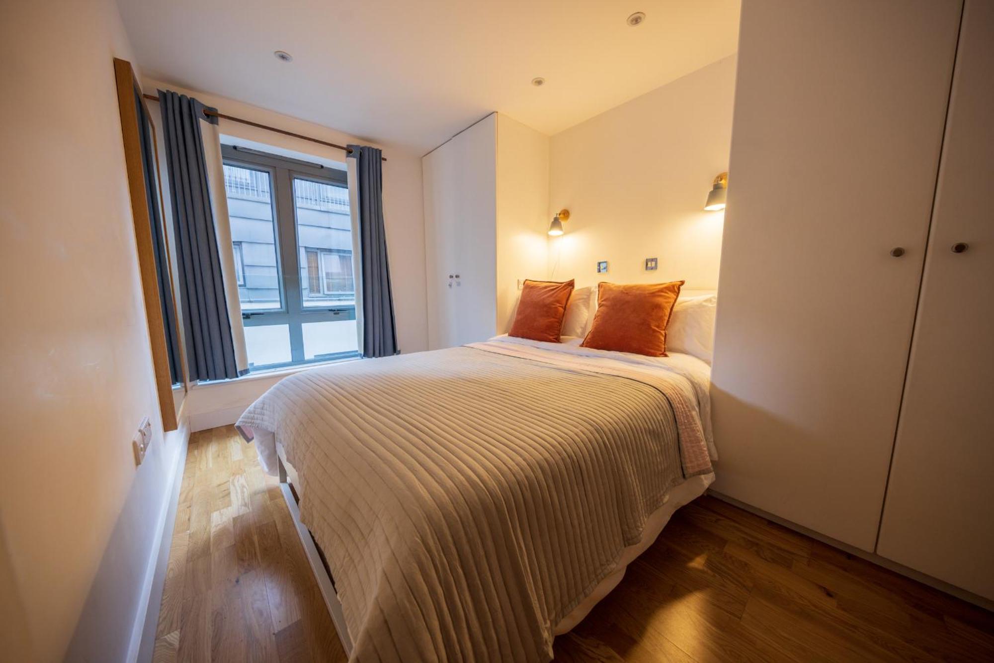 By Spitalfields & Liverpool Street Station Apartment