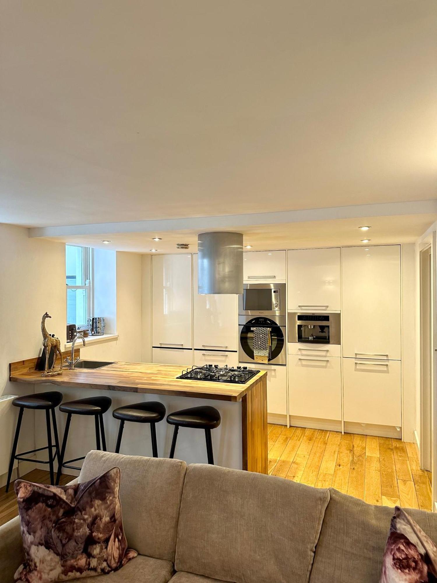 Apartment Opulent Oasis In *