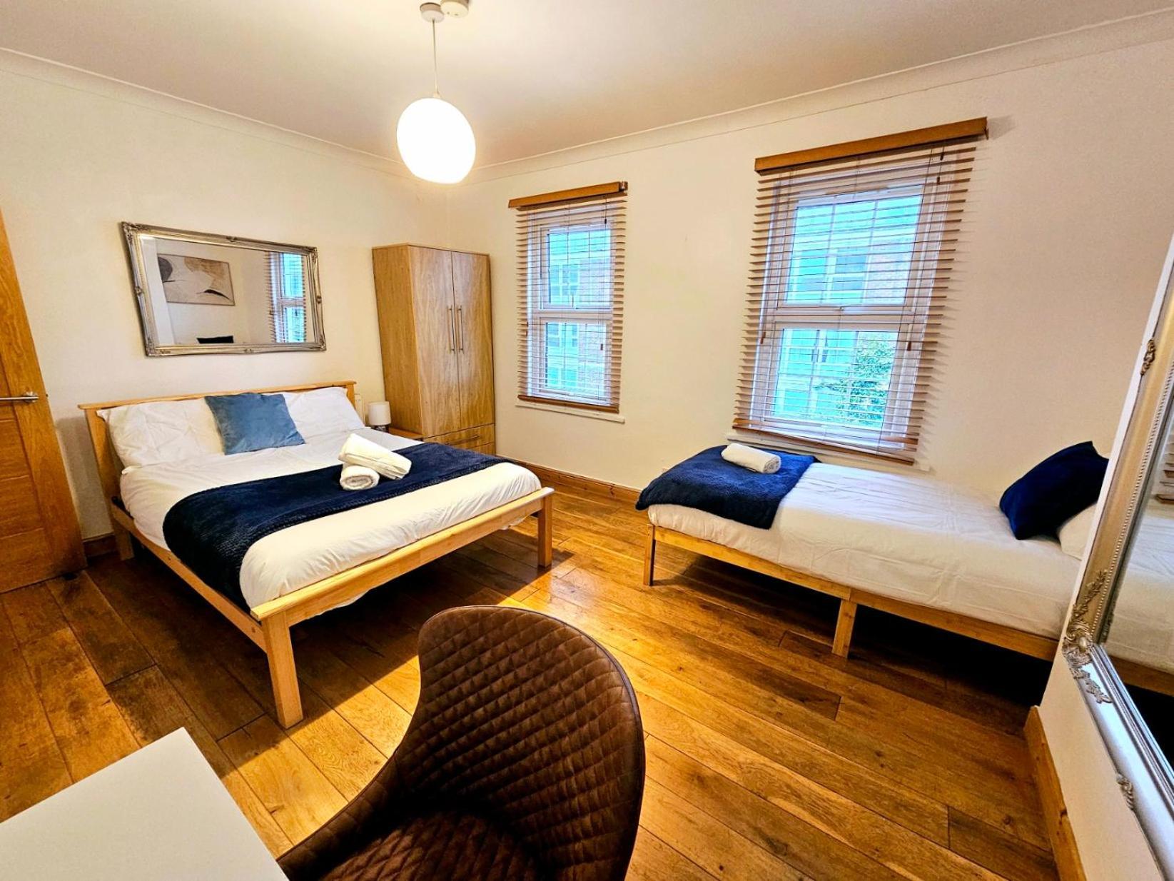 4 Bedroom, 3 Bathroom Private House In London, 3 Minutes Walk To Edgware Road Station Hébergement de vacances