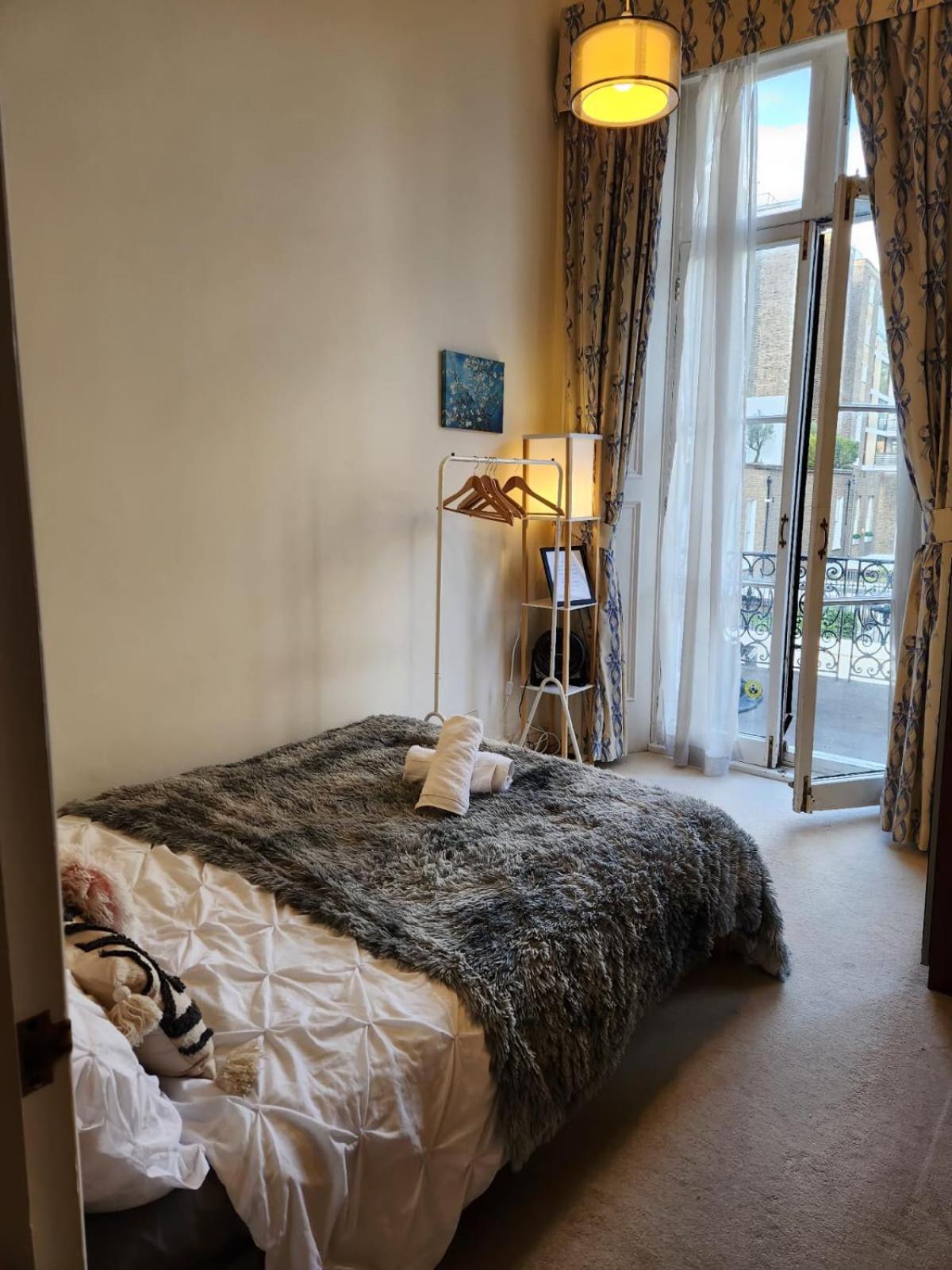 Cosy High-ceiling Victorian Flat With Balcony - 2mins To Hyde Park, Kensington Palace, Nottinghill, High Street Kensington,2br 2baths * London