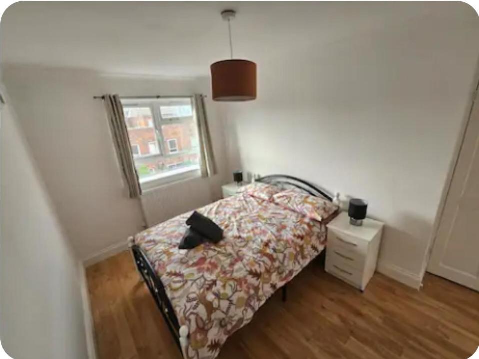 New Flat Next The Tube And Connections To The Centre Appartement Londen
