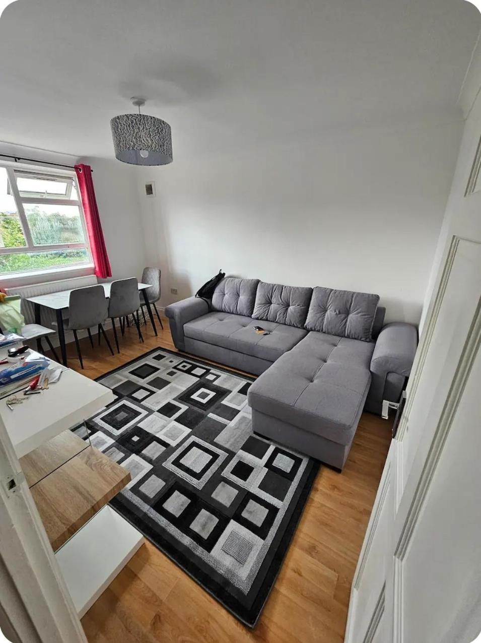 New Flat Next The Tube And Connections To The Centre