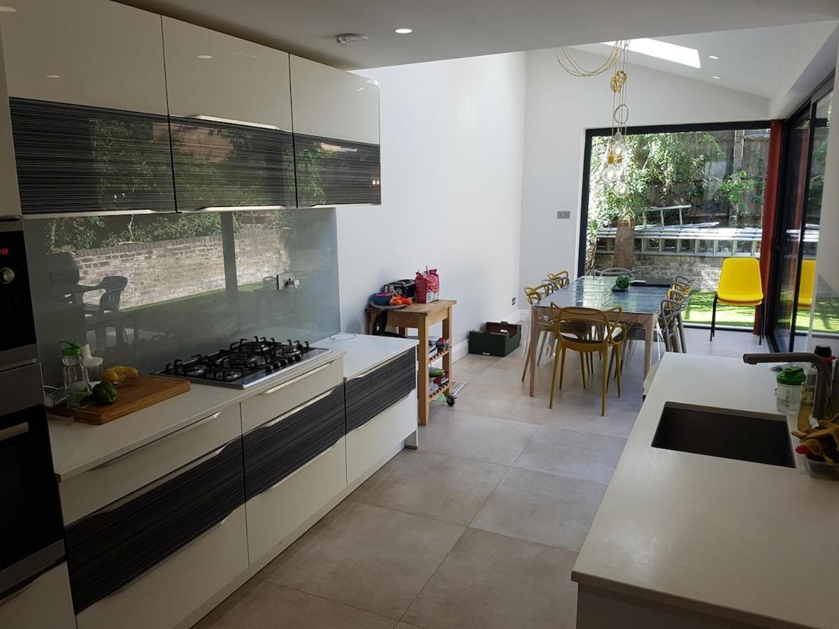 Fantastic Family Friendly House In Brixton * Londres