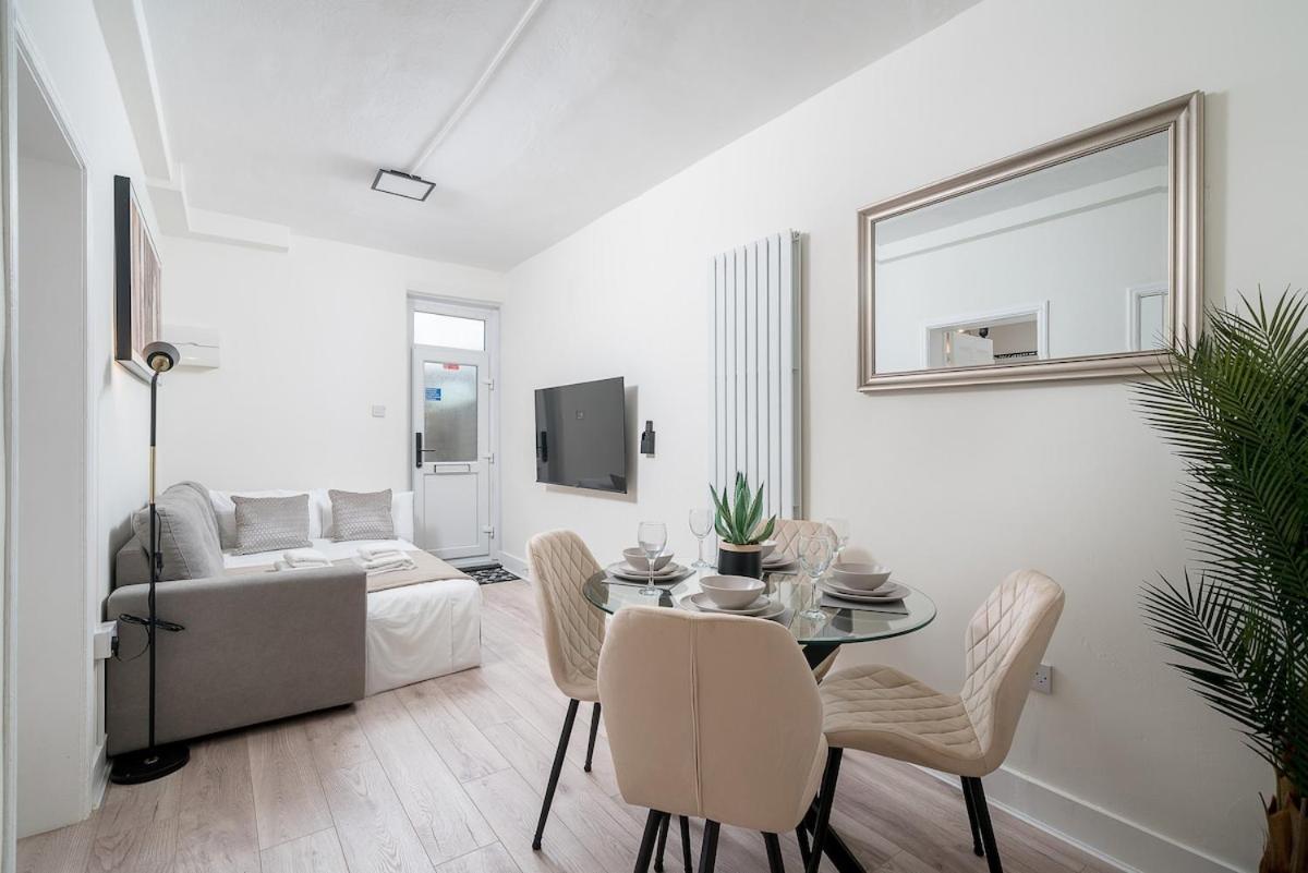 Spacious 2bed Flat Free Parking And Garden * Londres