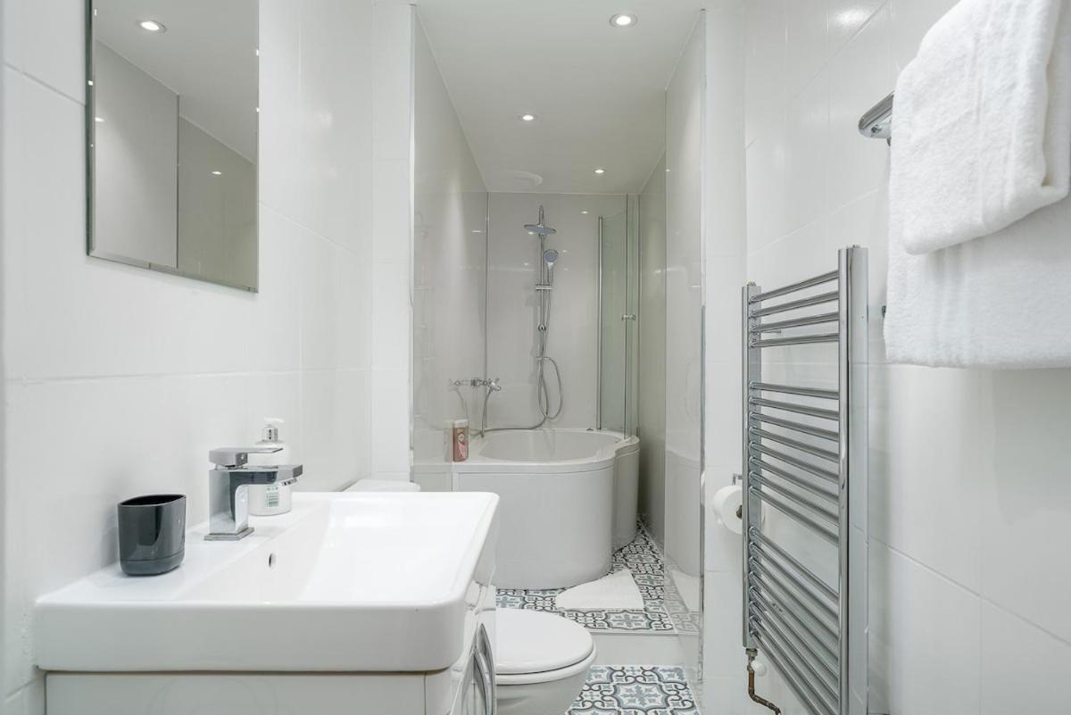 Appartement Spacious 2bed Flat Free Parking And Garden *