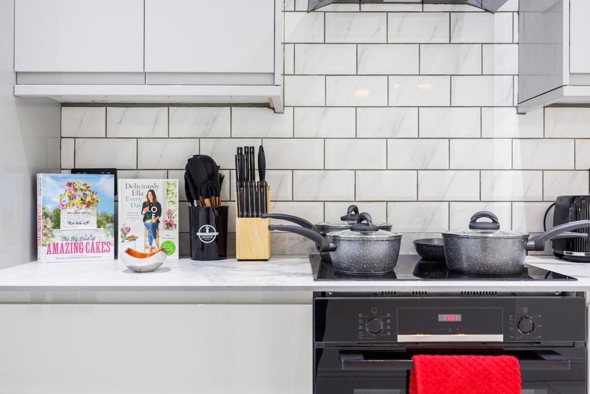 2 Bedroom Ground Floor In East Dulwich , Leisure , Ideal For Long Weekly & Monthly Offers Appartement Londen