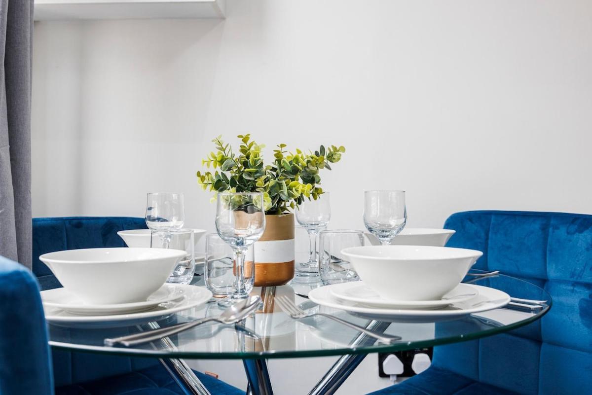 2 Bedroom Ground Floor In East Dulwich , Leisure , Ideal For Long Weekly & Monthly Offers * Londen