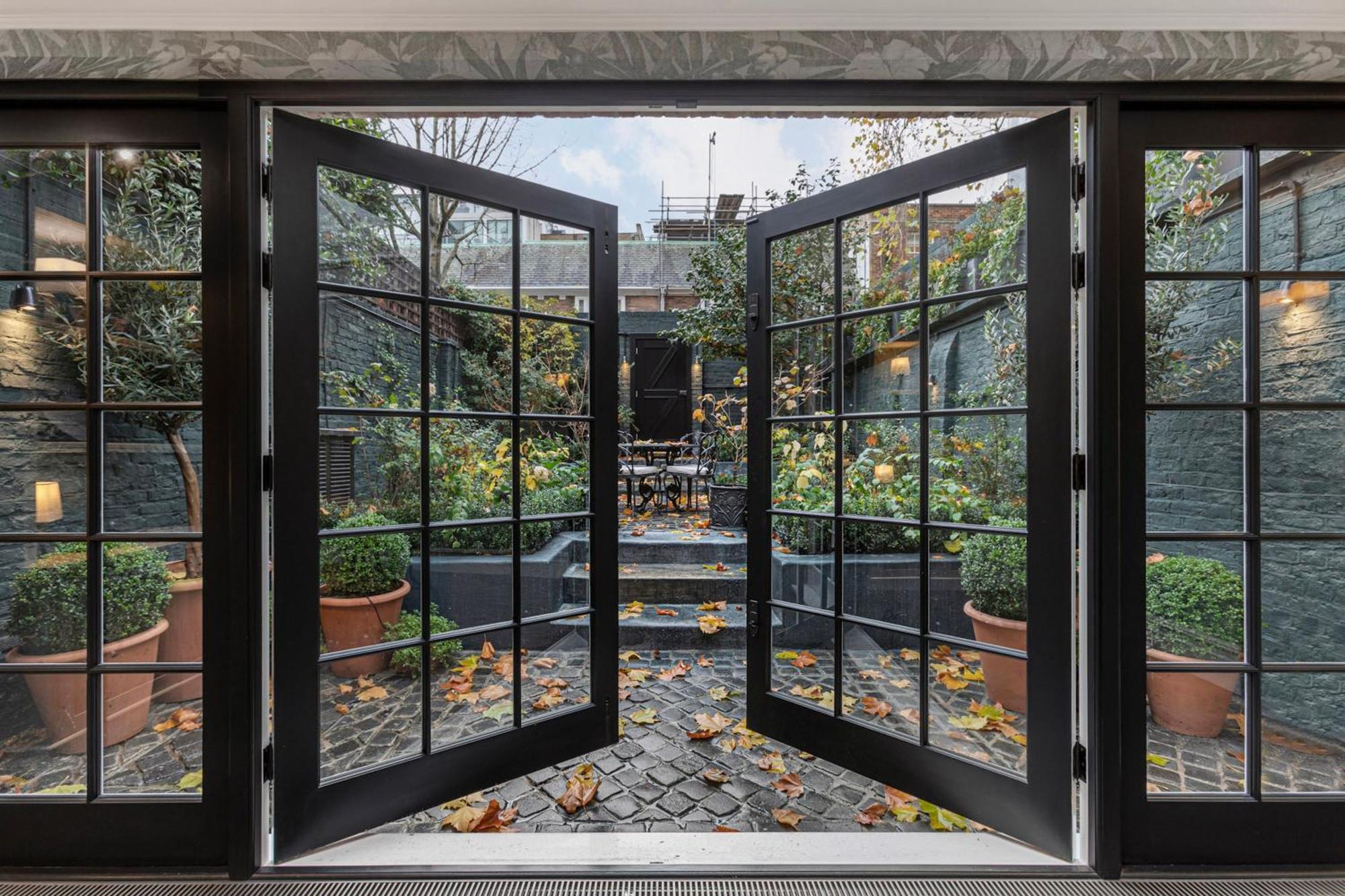 37 Cadogan Place Exquisite Maisonette * Londres
