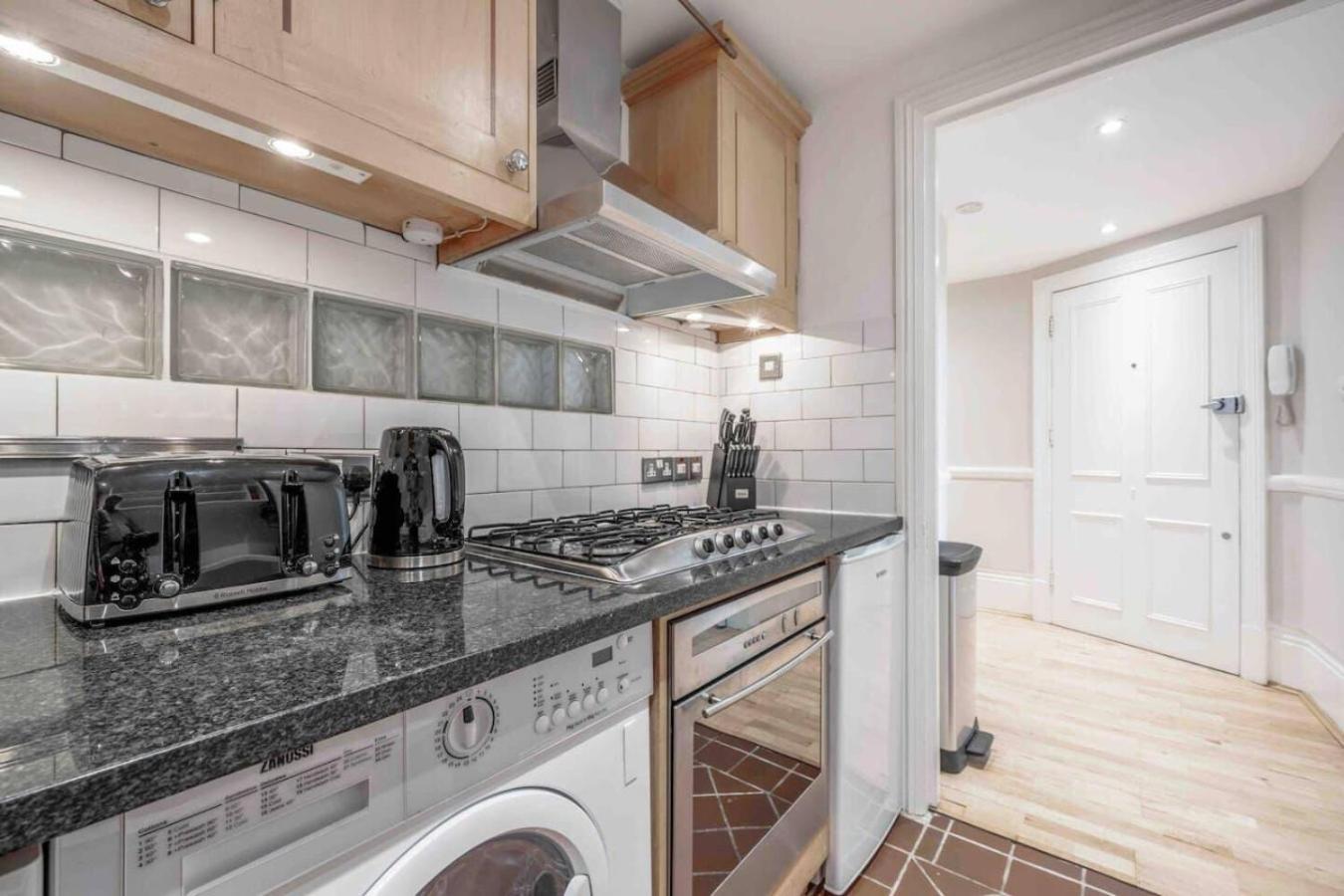 Appartement Cosy 2-bed In Earls Court *