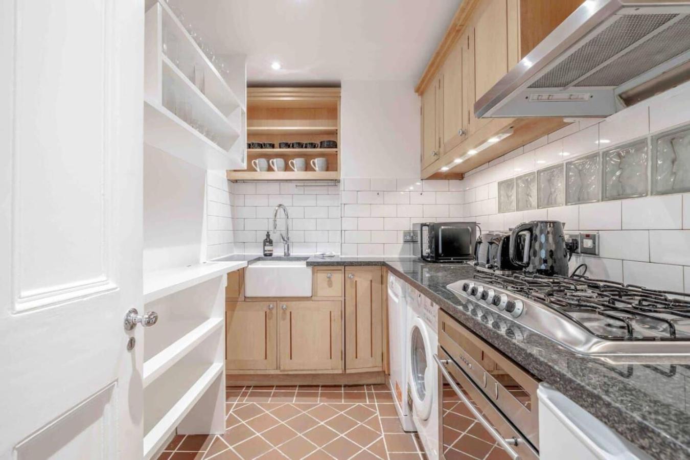 Cosy 2-bed In Earls Court Appartement *