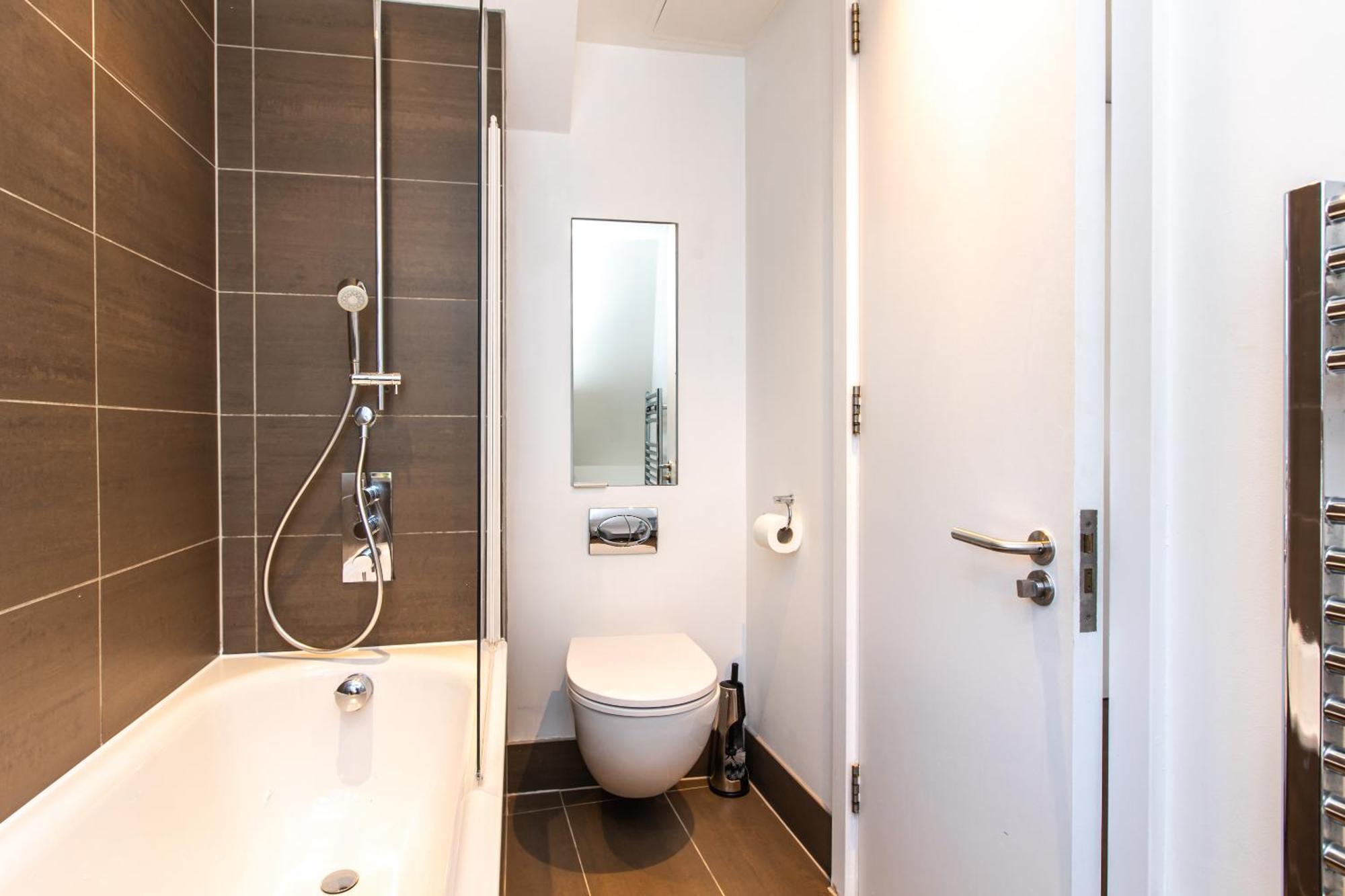 Comfortable 1br Flat Near Monument Station! Appartement *