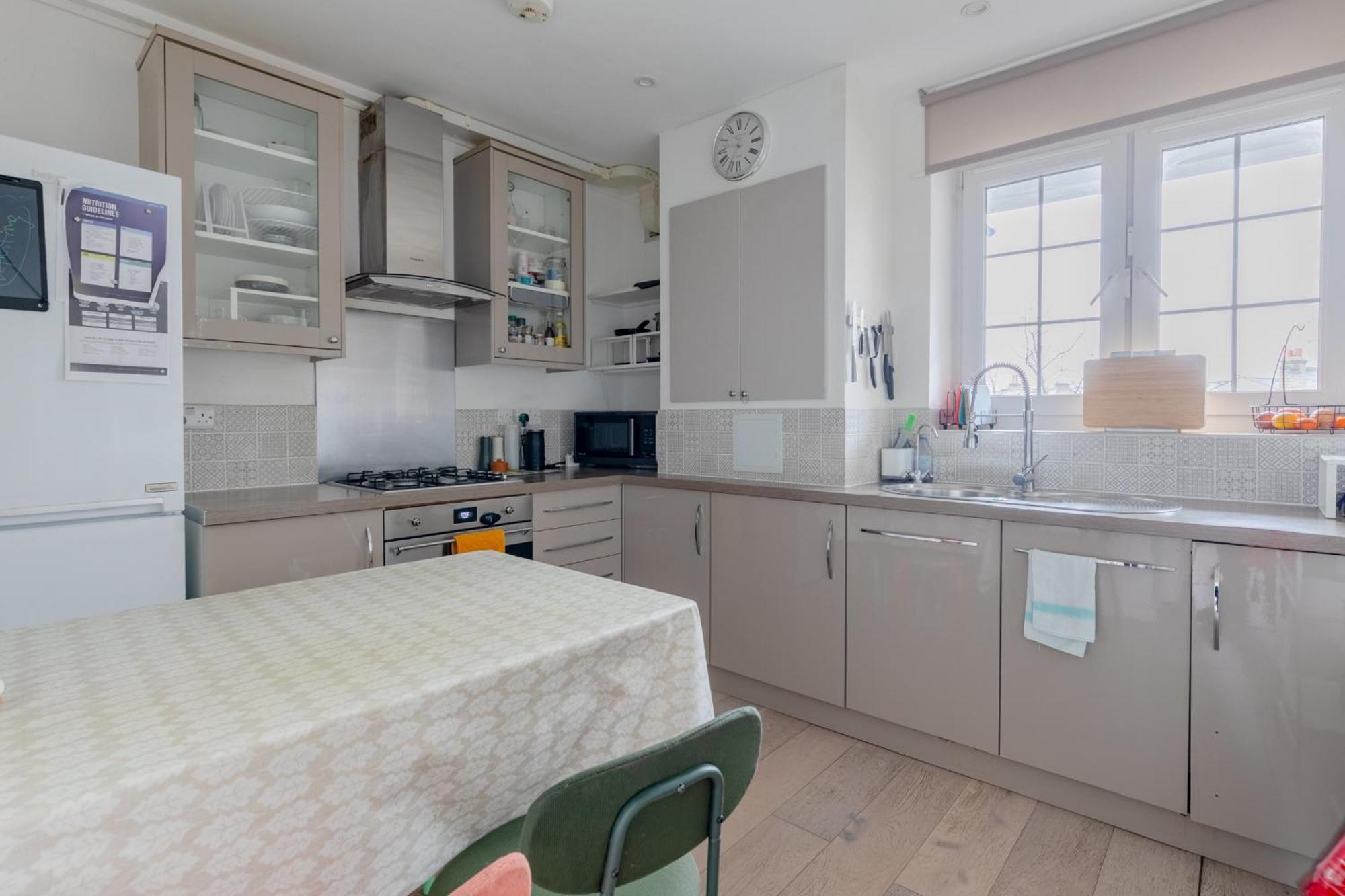 Bright Well Located 2bd Flat South East Appartement