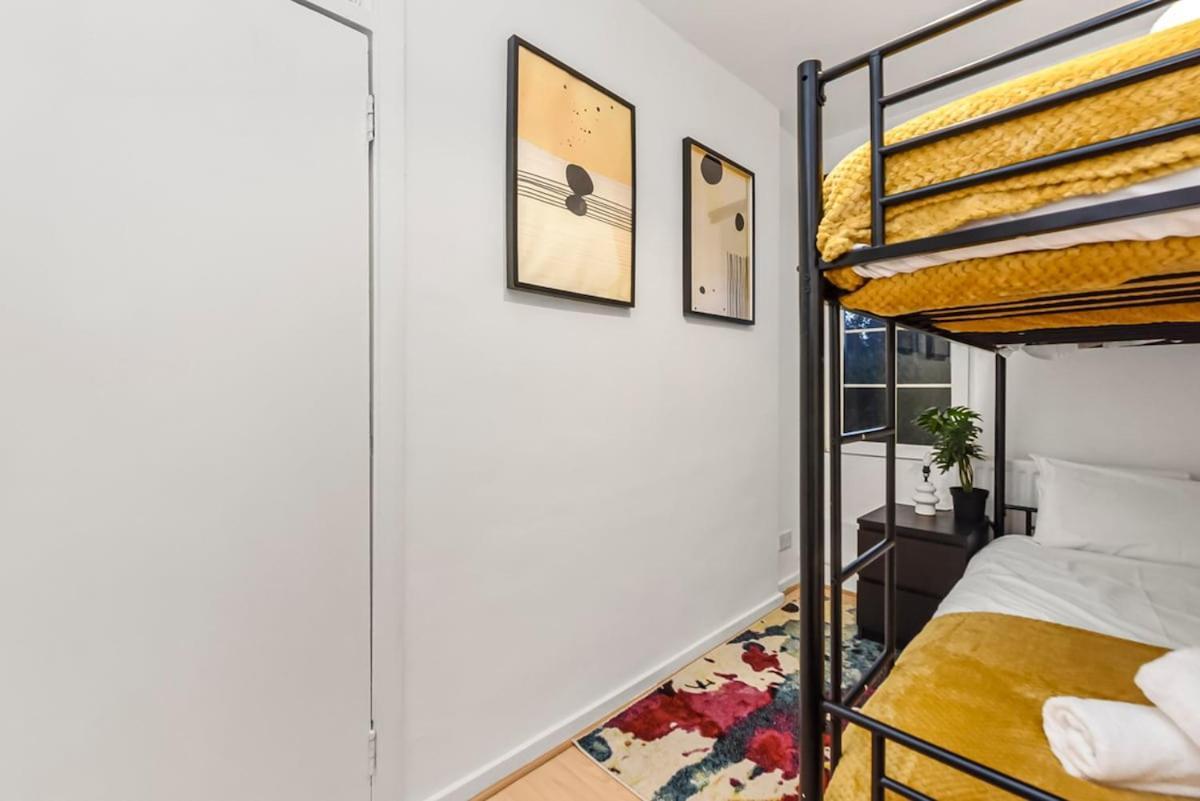 Cosy Cityscape Two Bed