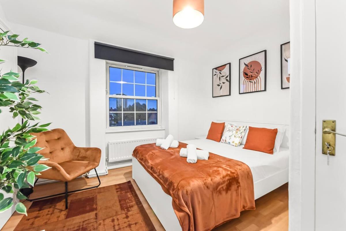 Apartment Cosy Cityscape Two Bed