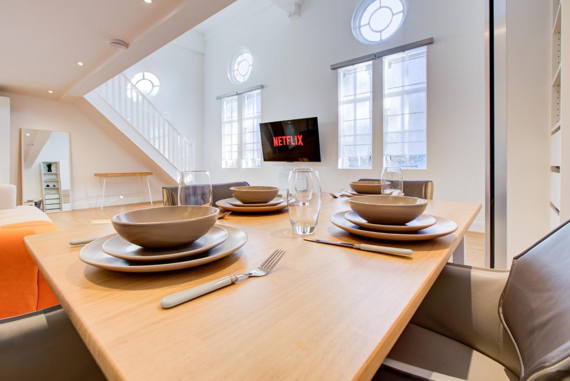 Contemporary 2-bedroom In Wanstead, Appartement