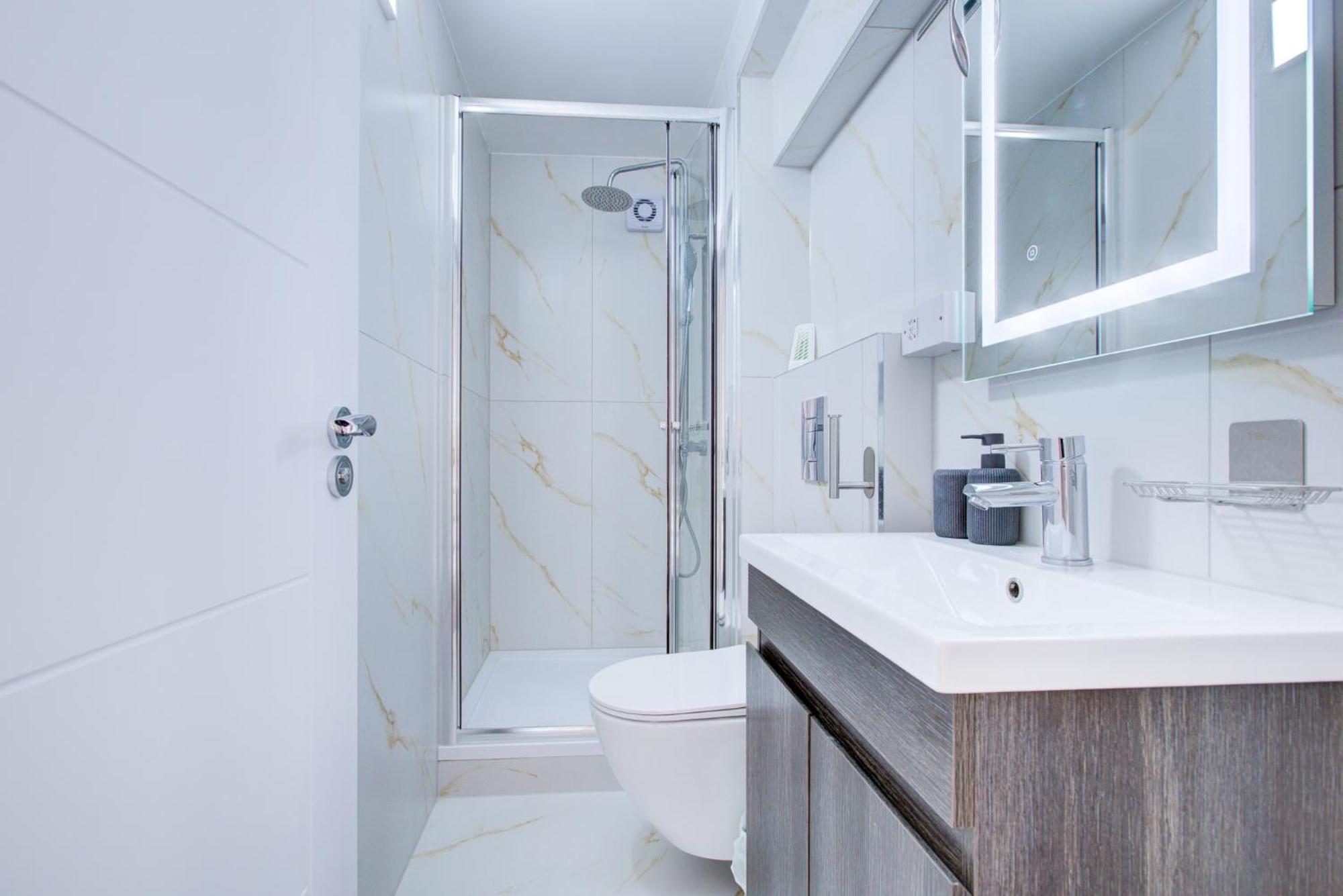Appartement Contemporary 2-bedroom In Wanstead, Londres