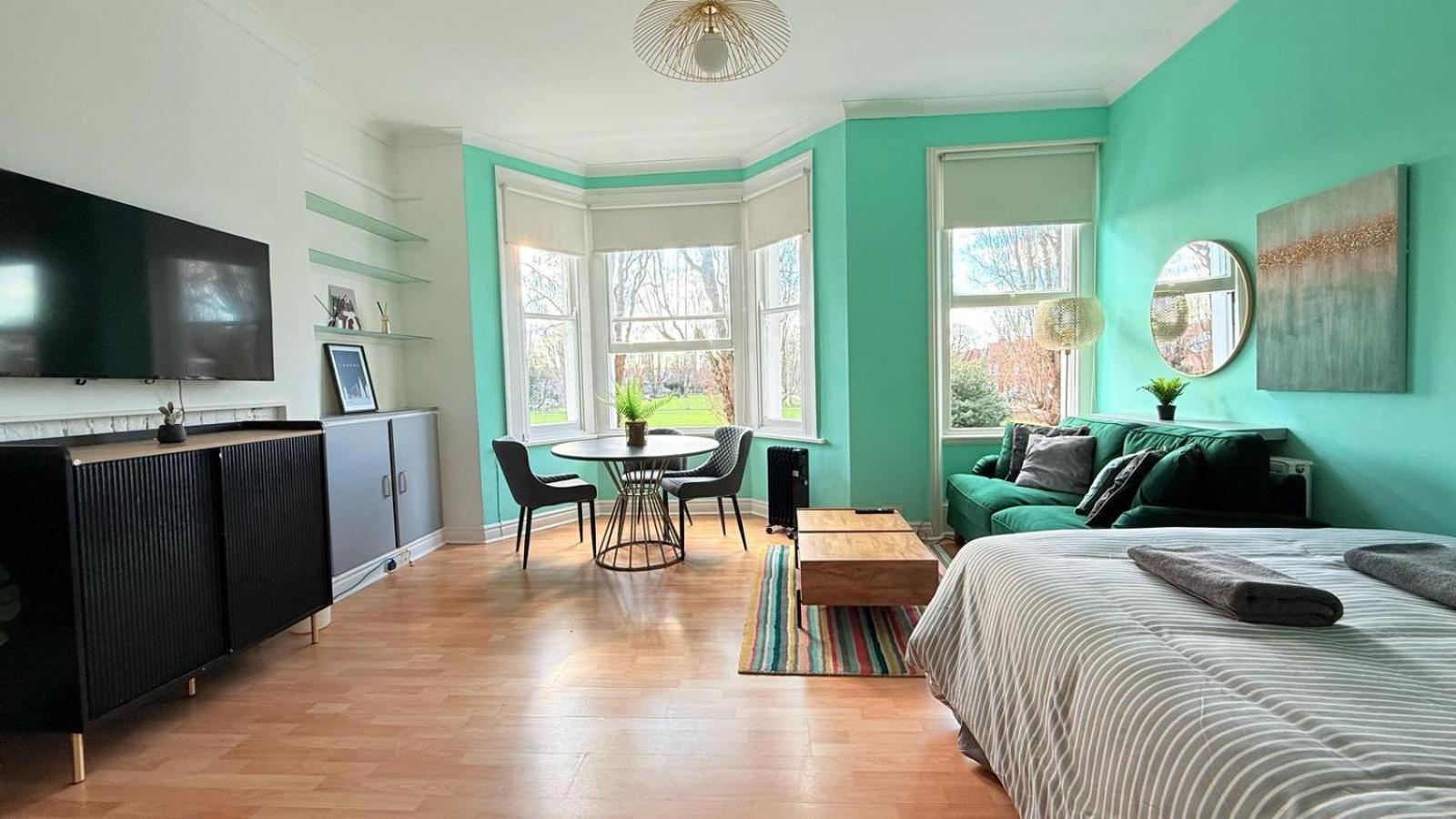 Large Flat Close To Tube Station Zone 2 Appartement