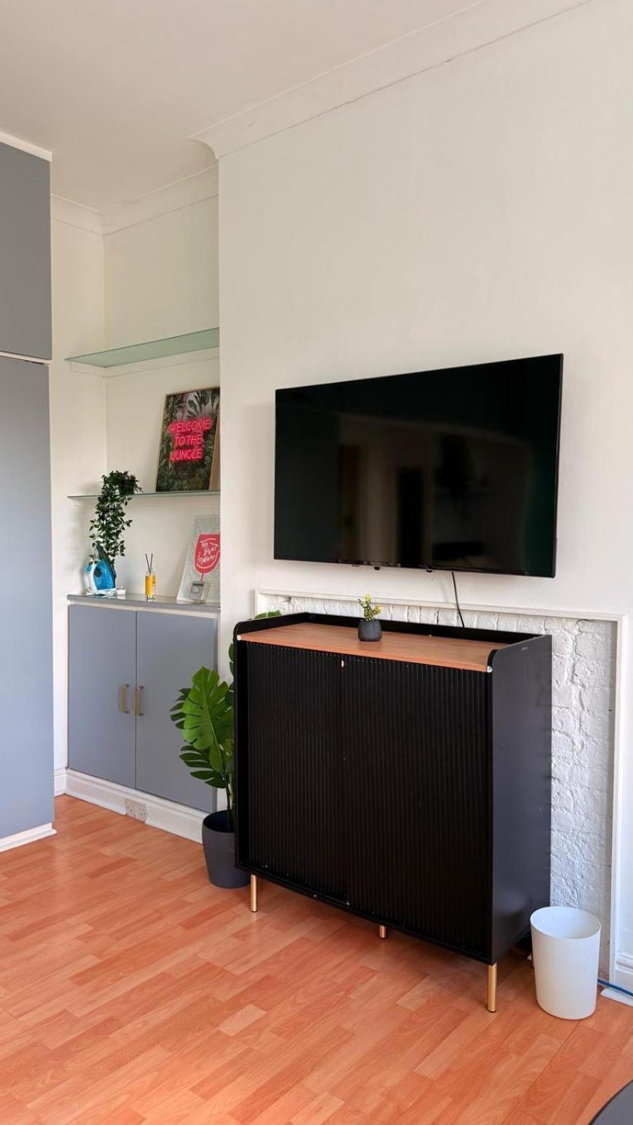 Large Flat Close To Tube Station Zone 2 Appartement