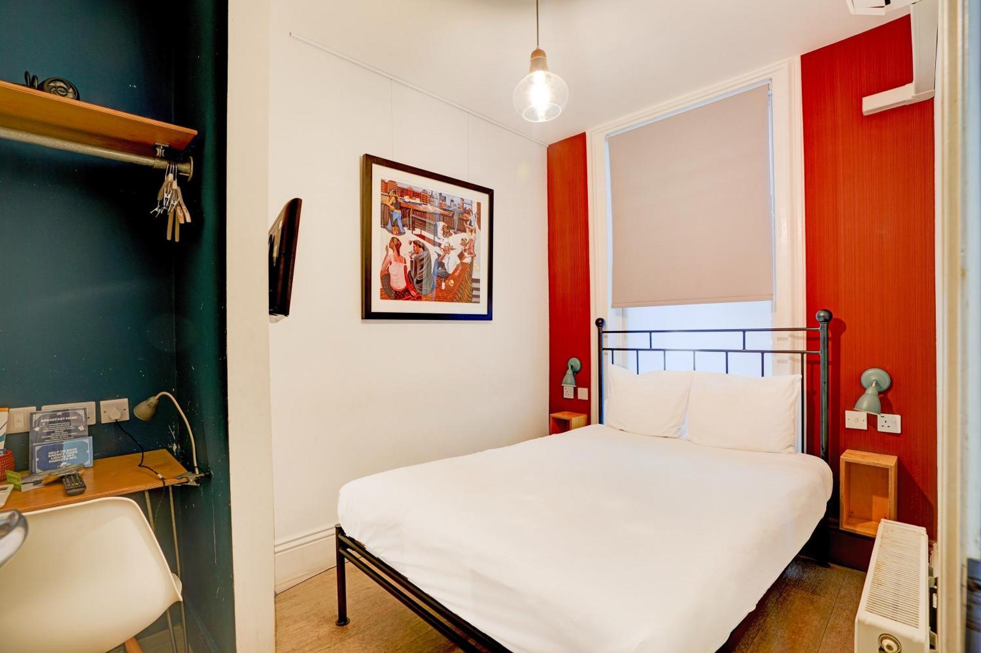 Dancenter Southwark Near Bridge 3*