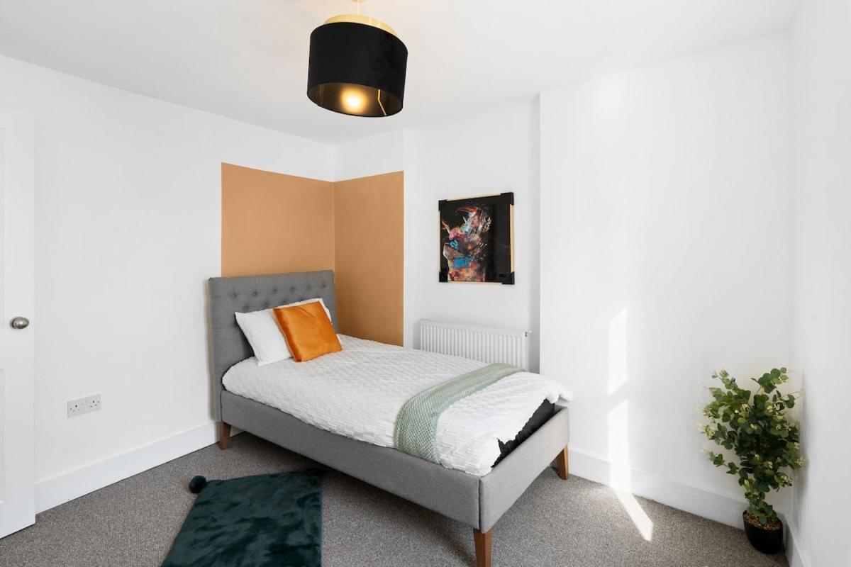 Canary Wharf - Contractors - 4 Bed