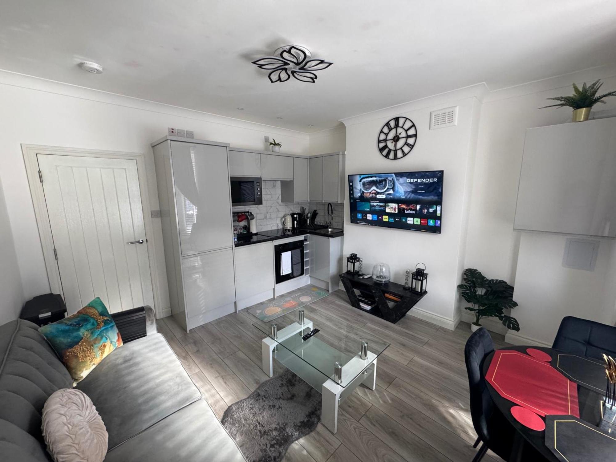 Apartamento Cozy 2br-5guests-near Attractions-garden