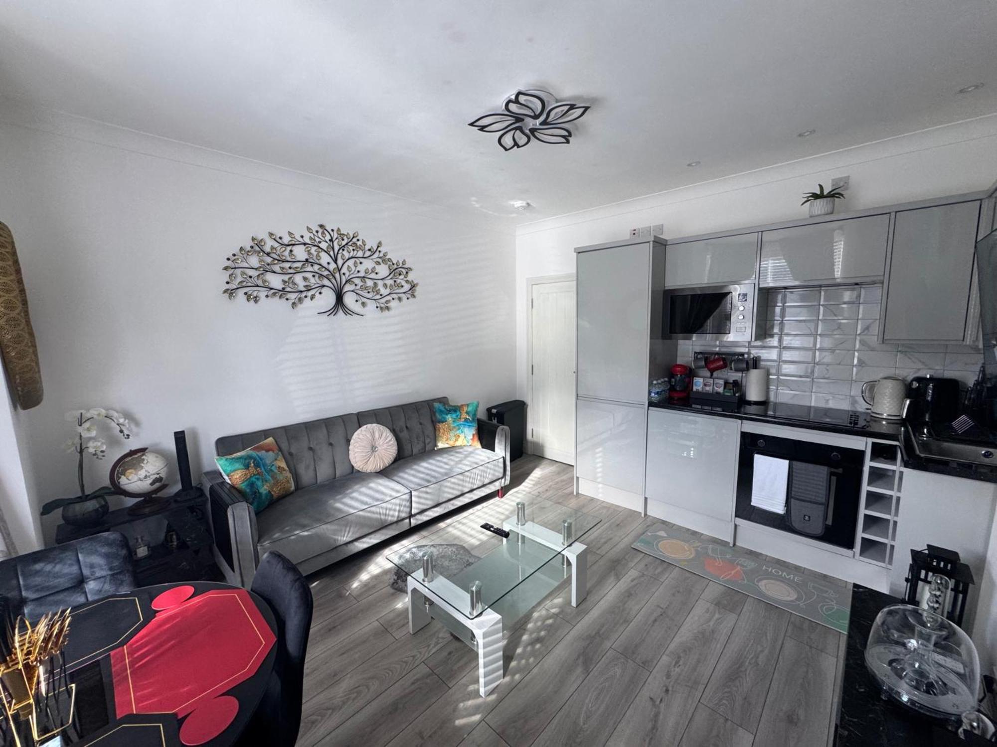 Cozy 2br-5guests-near Attractions-garden Appartement Londres