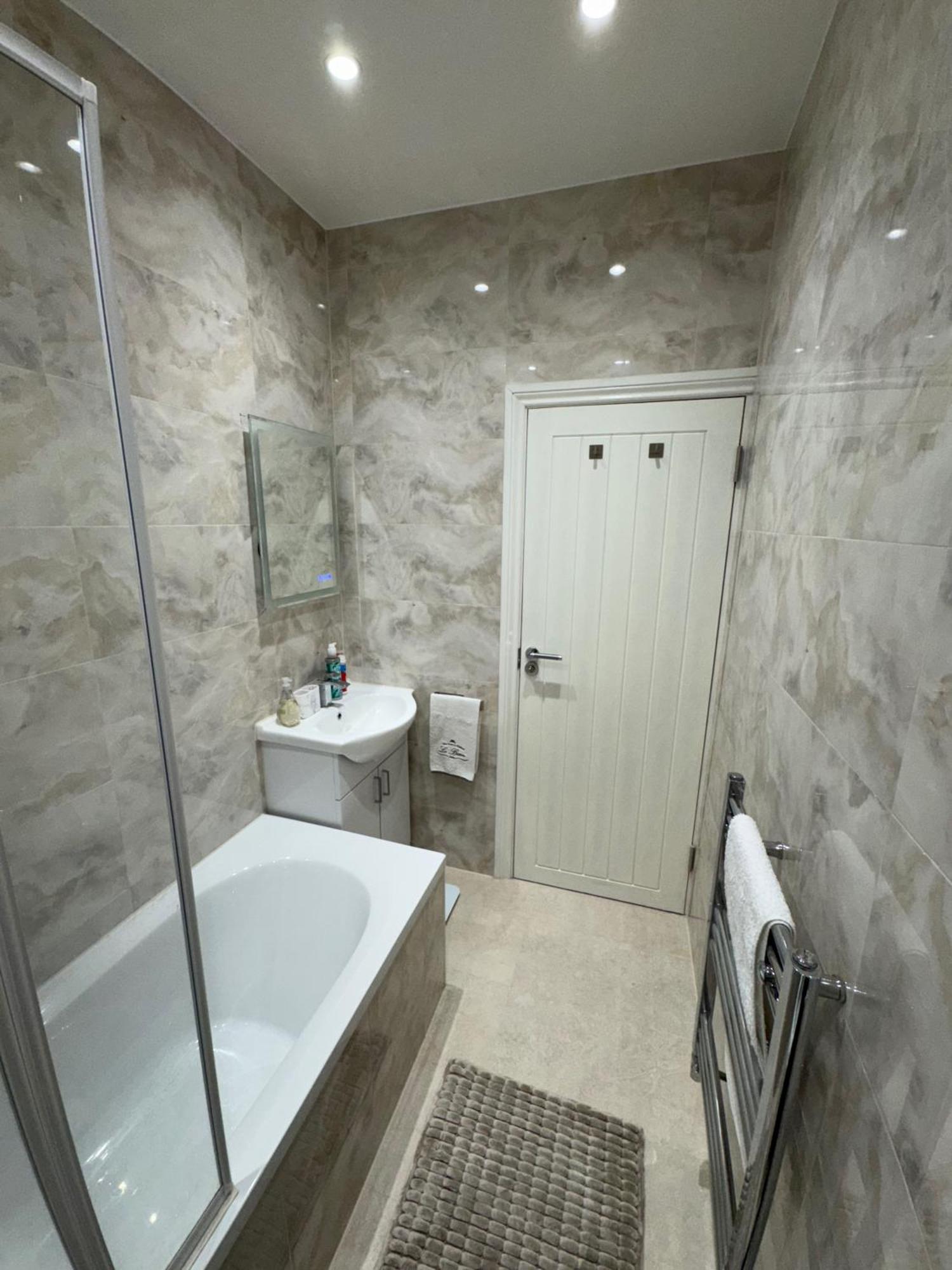 Cozy 2br-5guests-near Attractions-garden Apartamento Londres