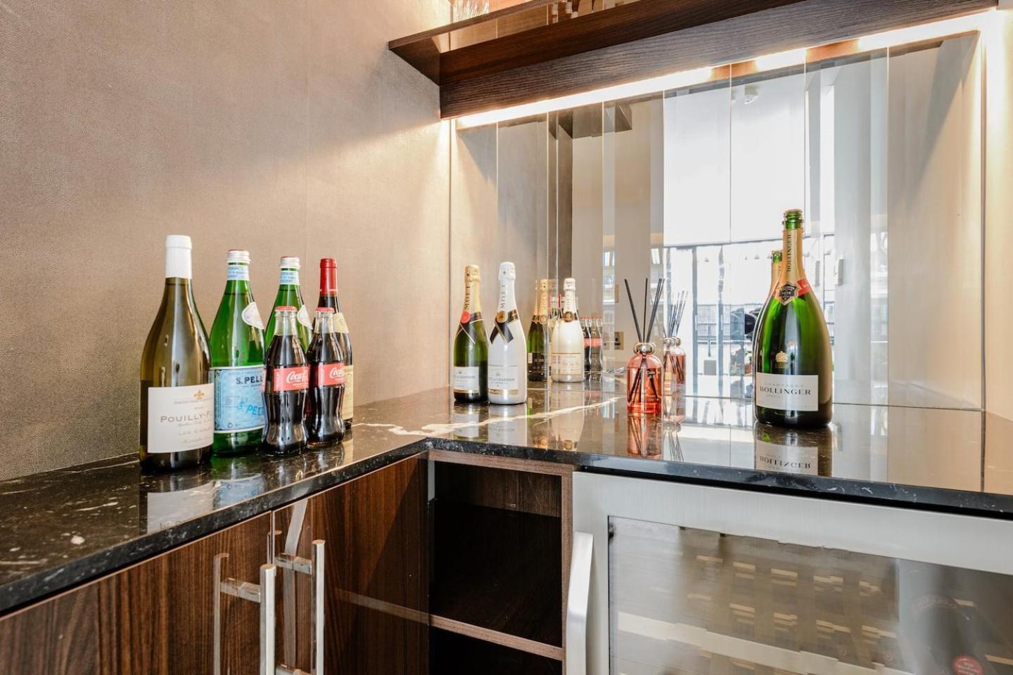 Award Winning Interior Designed Luxurious Mews In Knightsbridge Hébergement de vacances