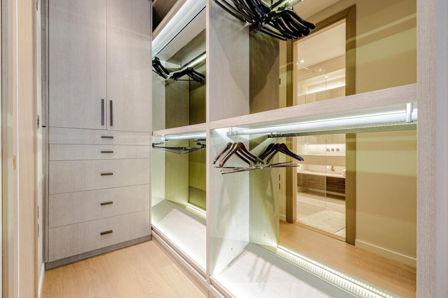 Award Winning Interior Designed Luxurious Mews In Knightsbridge Hébergement de vacances *