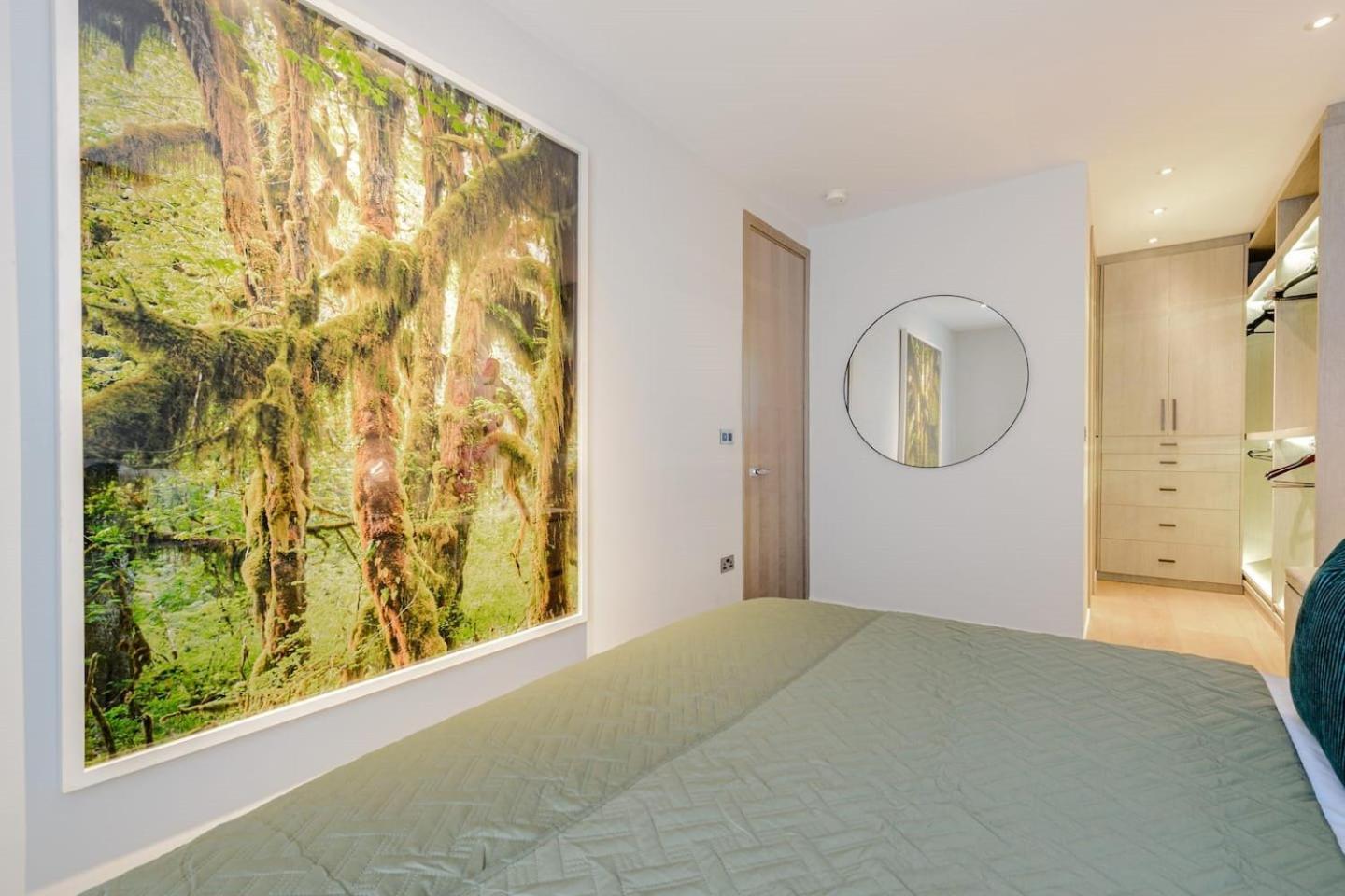 Award Winning Interior Designed Luxurious Mews In Knightsbridge