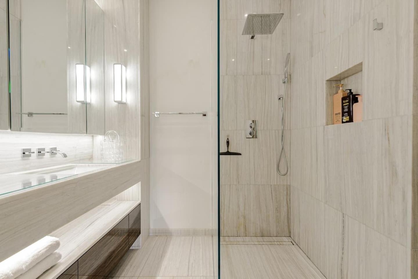 Award Winning Interior Designed Luxurious Mews In Knightsbridge Londres
