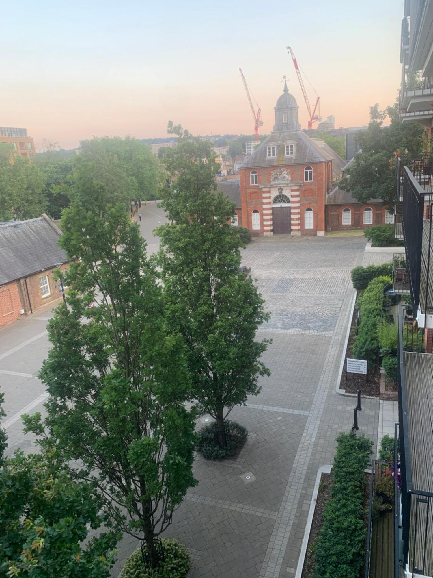 Luxury Riverside Apartment London