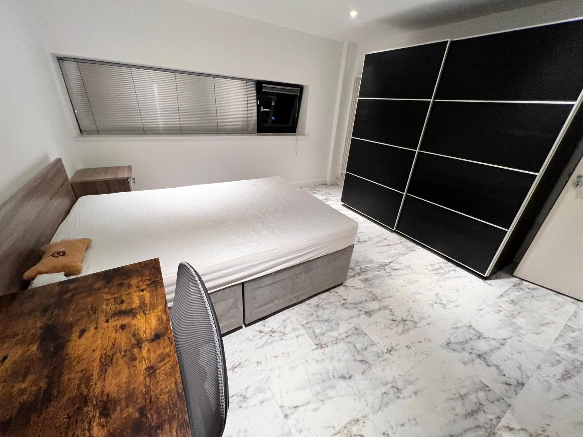 Deluxe Entire With 2x Bedrooms, 2x Bathrooms And A Big Living In The Olympic Park And Westfield At Stratford Appart hôtel Londres