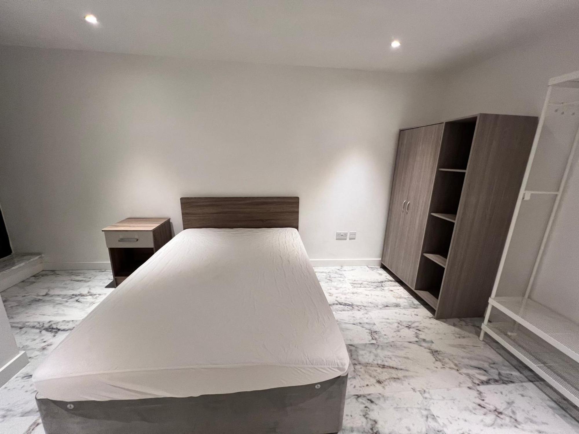 Deluxe Entire With 2x Bedrooms, 2x Bathrooms And A Big Living In The Olympic Park And Westfield At Stratford
