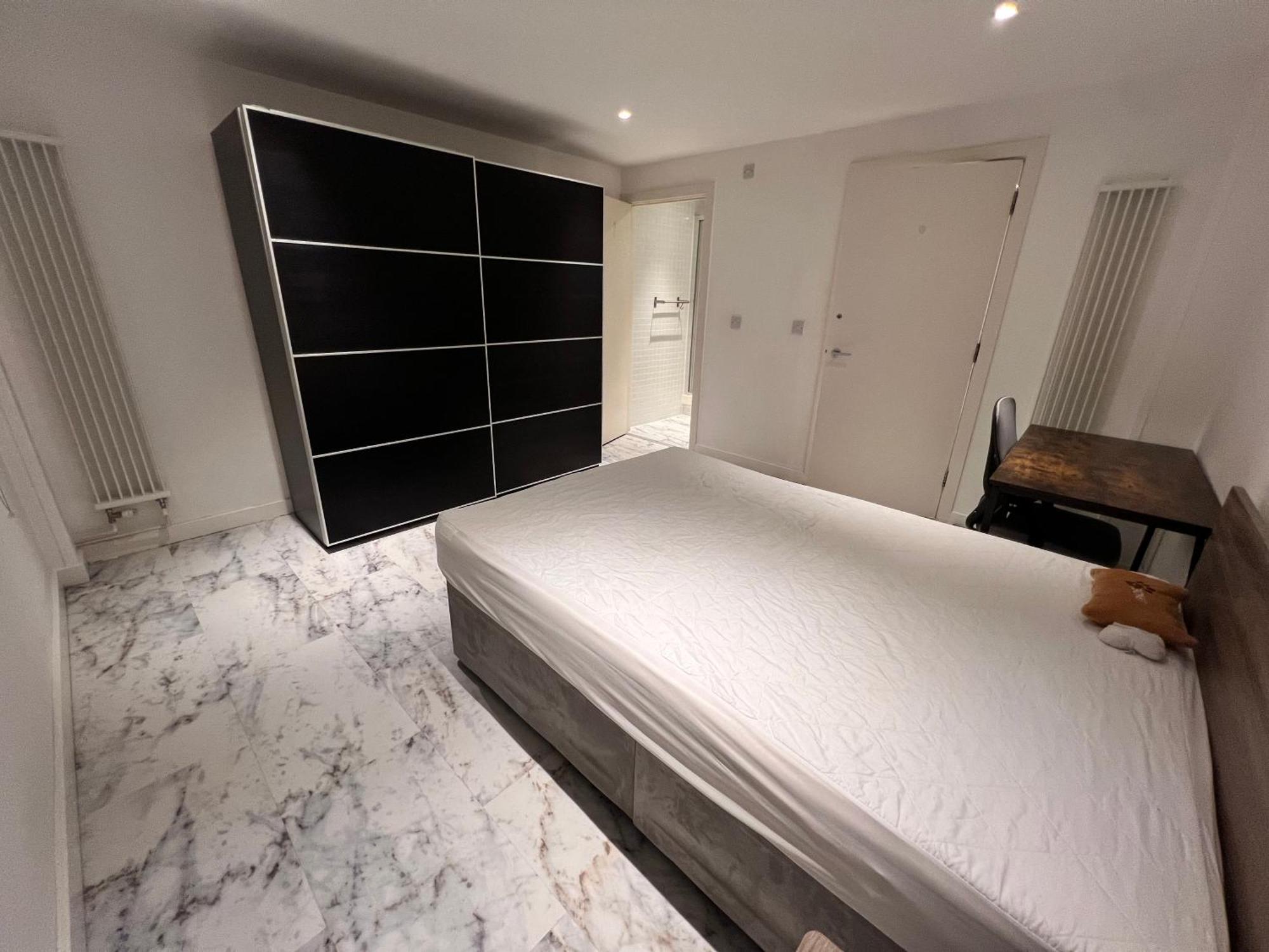 Deluxe Entire With 2x Bedrooms, 2x Bathrooms And A Big Living In The Olympic Park And Westfield At Stratford Appart hôtel *
