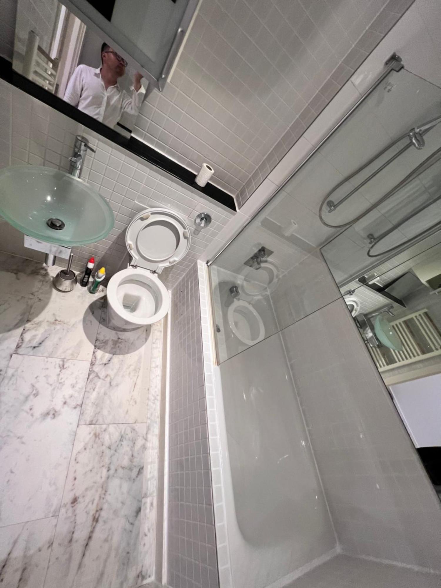 Deluxe Entire With 2x Bedrooms, 2x Bathrooms And A Big Living In The Olympic Park And Westfield At Stratford Londres