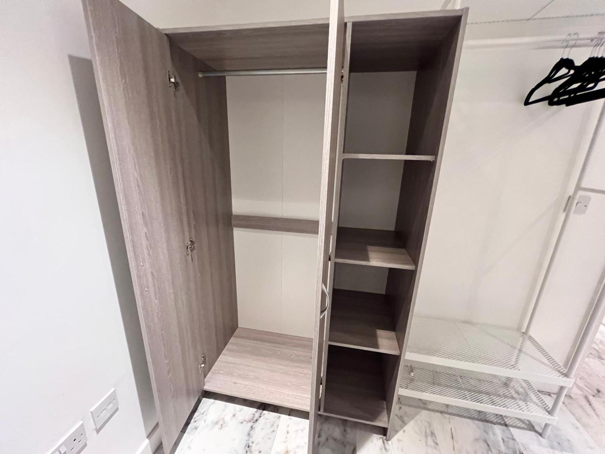 Deluxe Entire With 2x Bedrooms, 2x Bathrooms And A Big Living In The Olympic Park And Westfield At Stratford Appart hôtel *