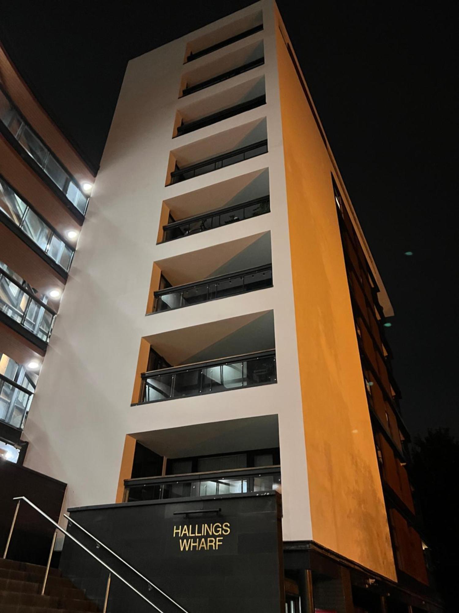 Deluxe Entire With 2x Bedrooms, 2x Bathrooms And A Big Living In The Olympic Park And Westfield At Stratford Appart hôtel *