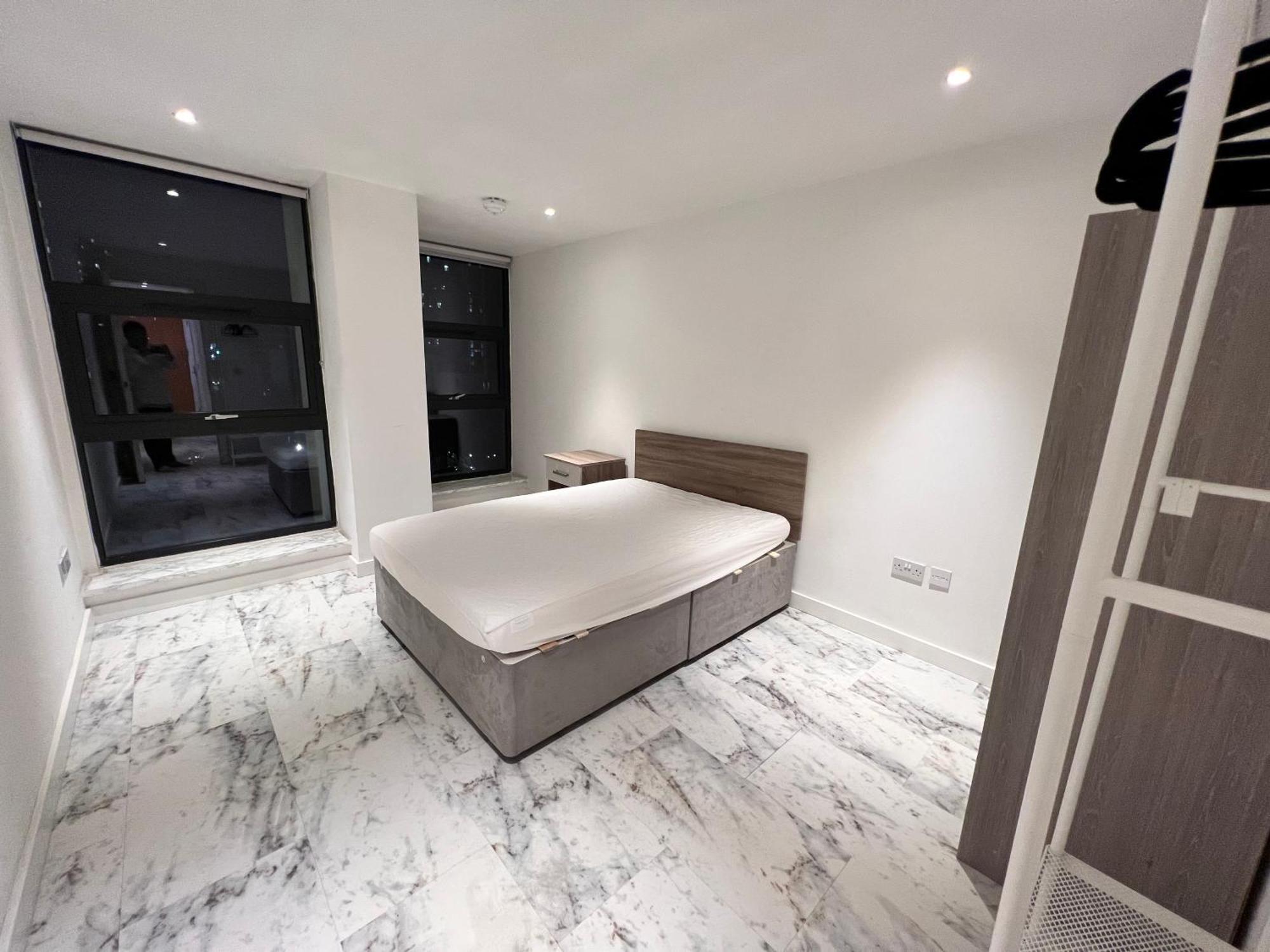 Deluxe Entire With 2x Bedrooms, 2x Bathrooms And A Big Living In The Olympic Park And Westfield At Stratford Londres
