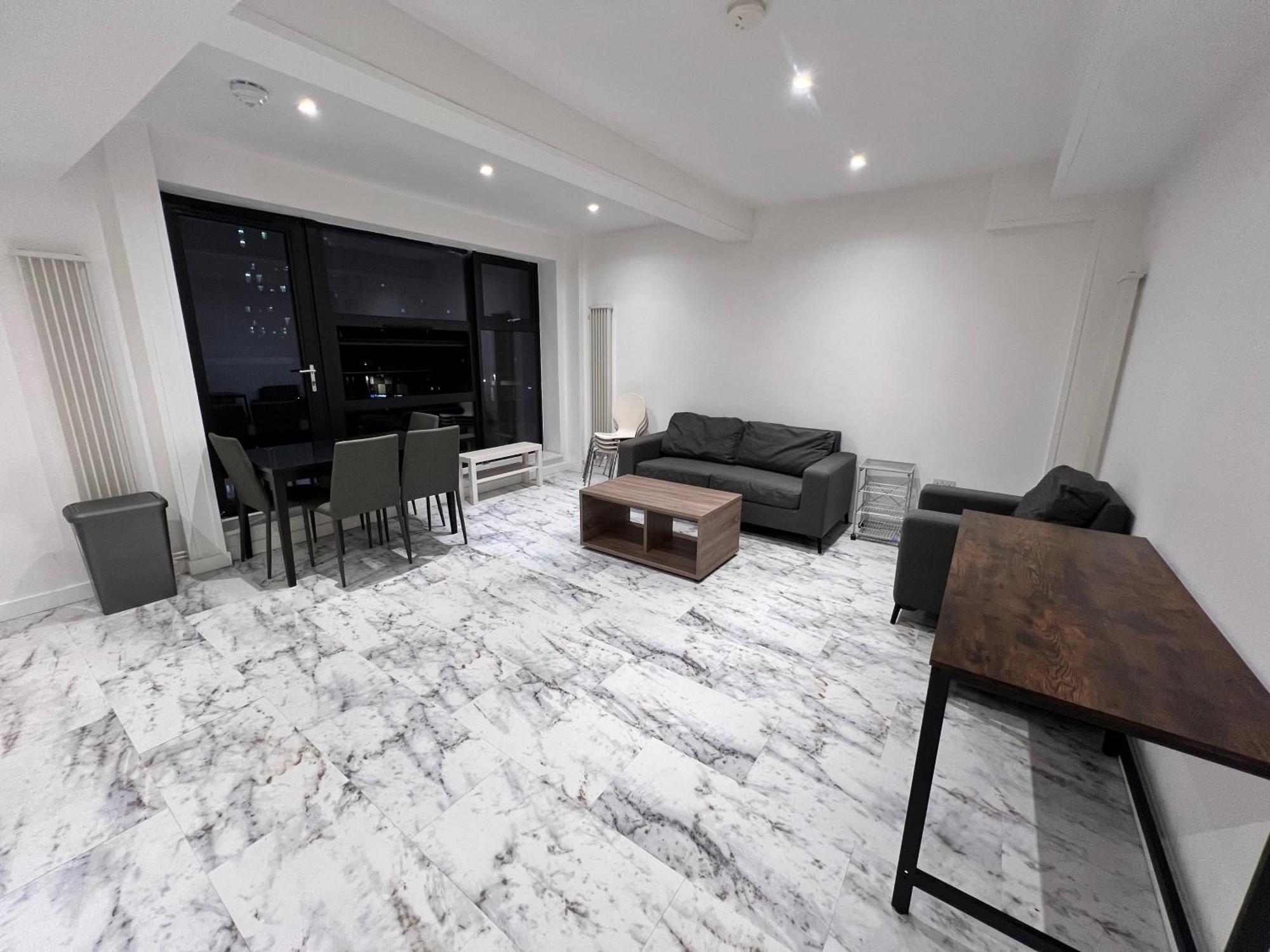 Deluxe Entire With 2x Bedrooms, 2x Bathrooms And A Big Living In The Olympic Park And Westfield At Stratford Appart hôtel *